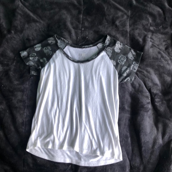 simple short sleeve t-shirt - Picture 1 of 3